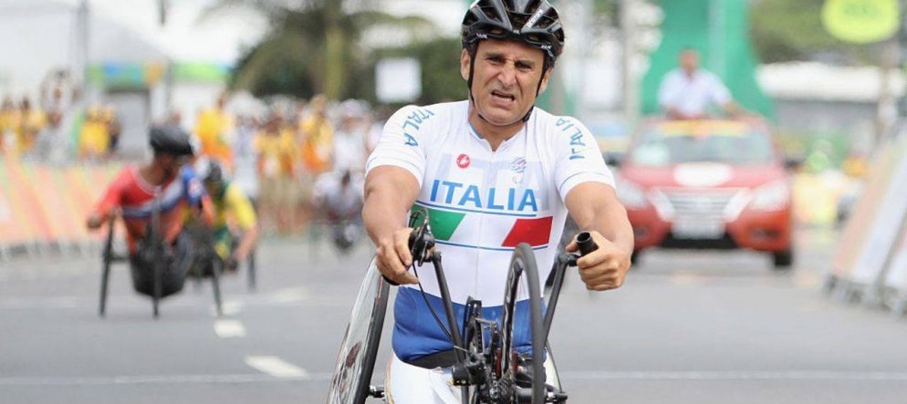 come sta alex zanardi la moglie comunica con noi ma non riesce a parlare libera tv